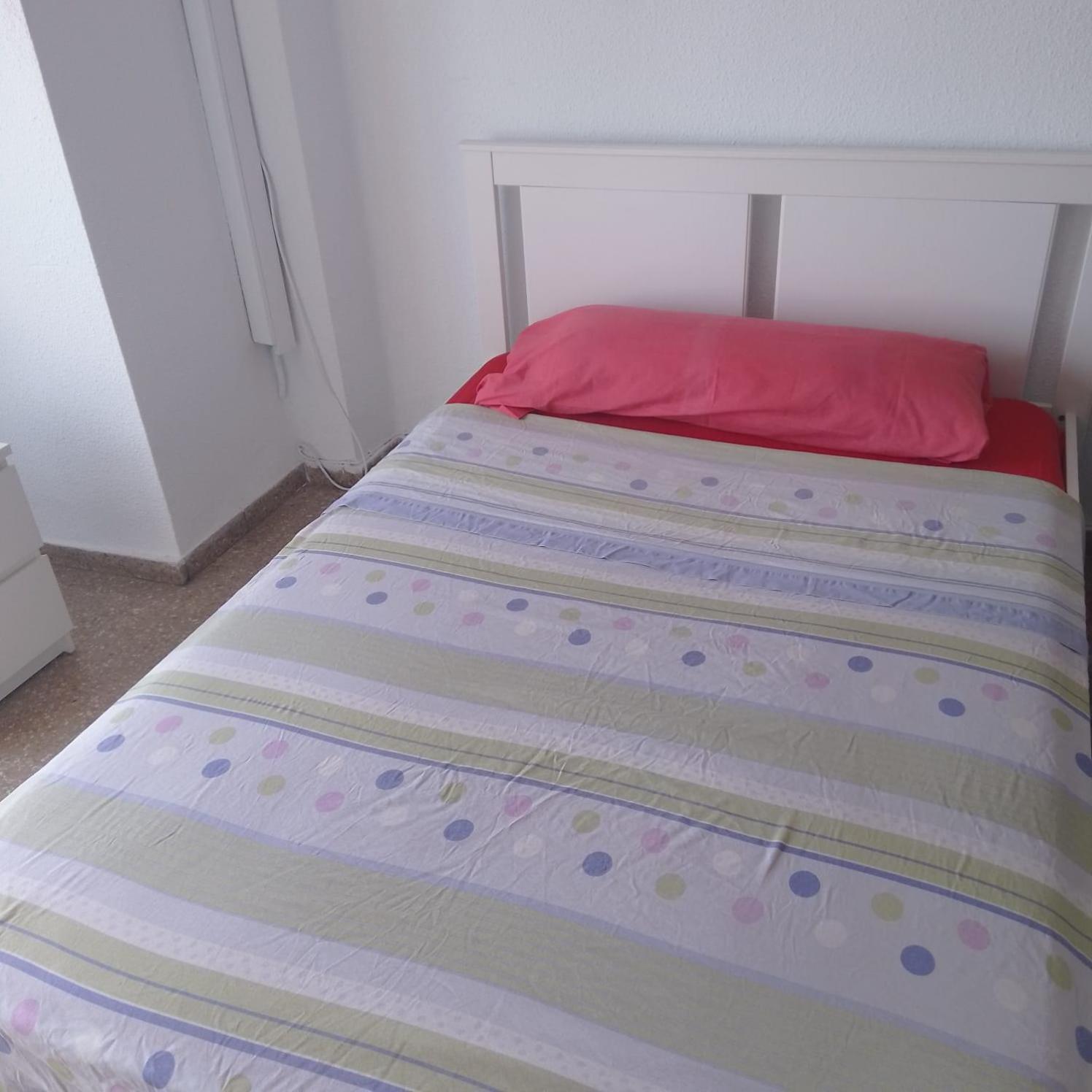 Piso Compartido Cerca De La Universidad Ceu Moncada Bagian luar foto