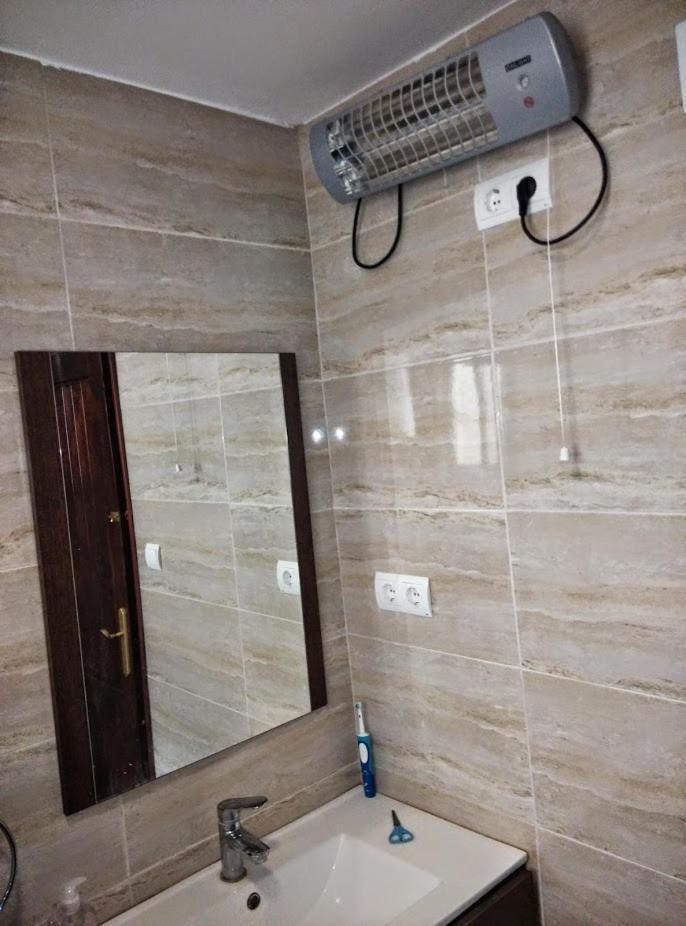 Piso Compartido Cerca De La Universidad Ceu Moncada Bagian luar foto