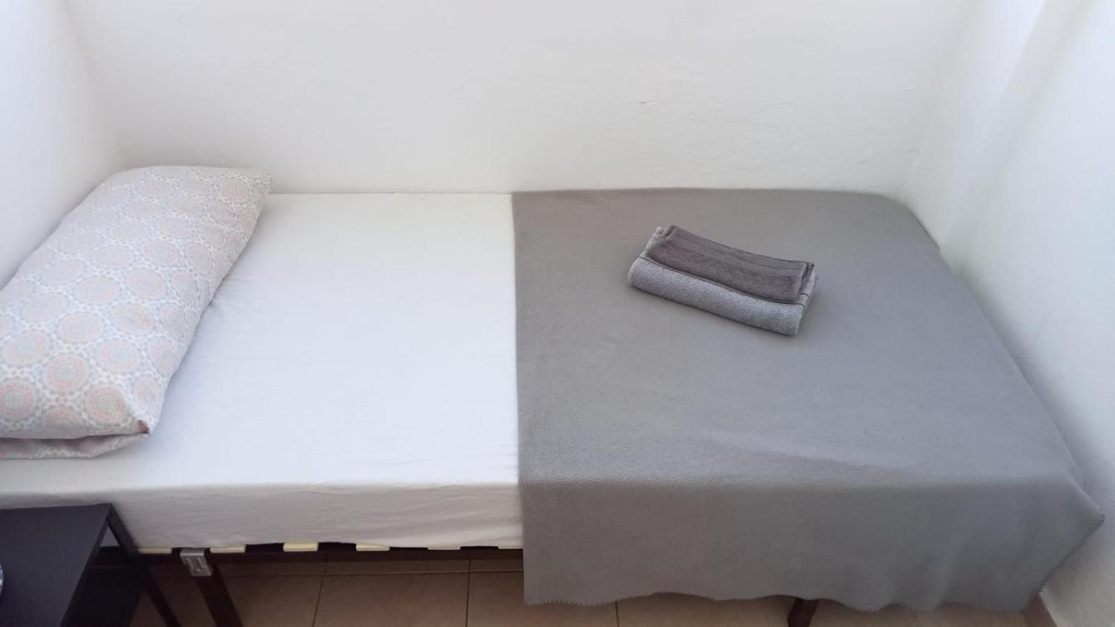 Piso Compartido Cerca De La Universidad Ceu Moncada Bagian luar foto